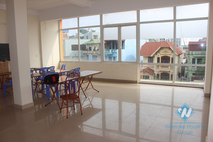 Good location office for rent in Au Co St.